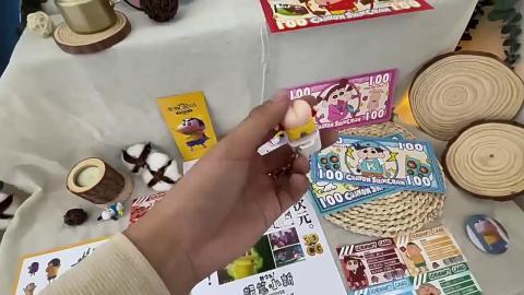 บุญ + 1พวงกุญแจคีย์บอร์ดมีแสงบีบอัดสุดสร้างสรรค์พวงกุญแจลายกั้งน่ารักคีย์บอร์ดแบบกลไกปลาที่ทำจากไม้